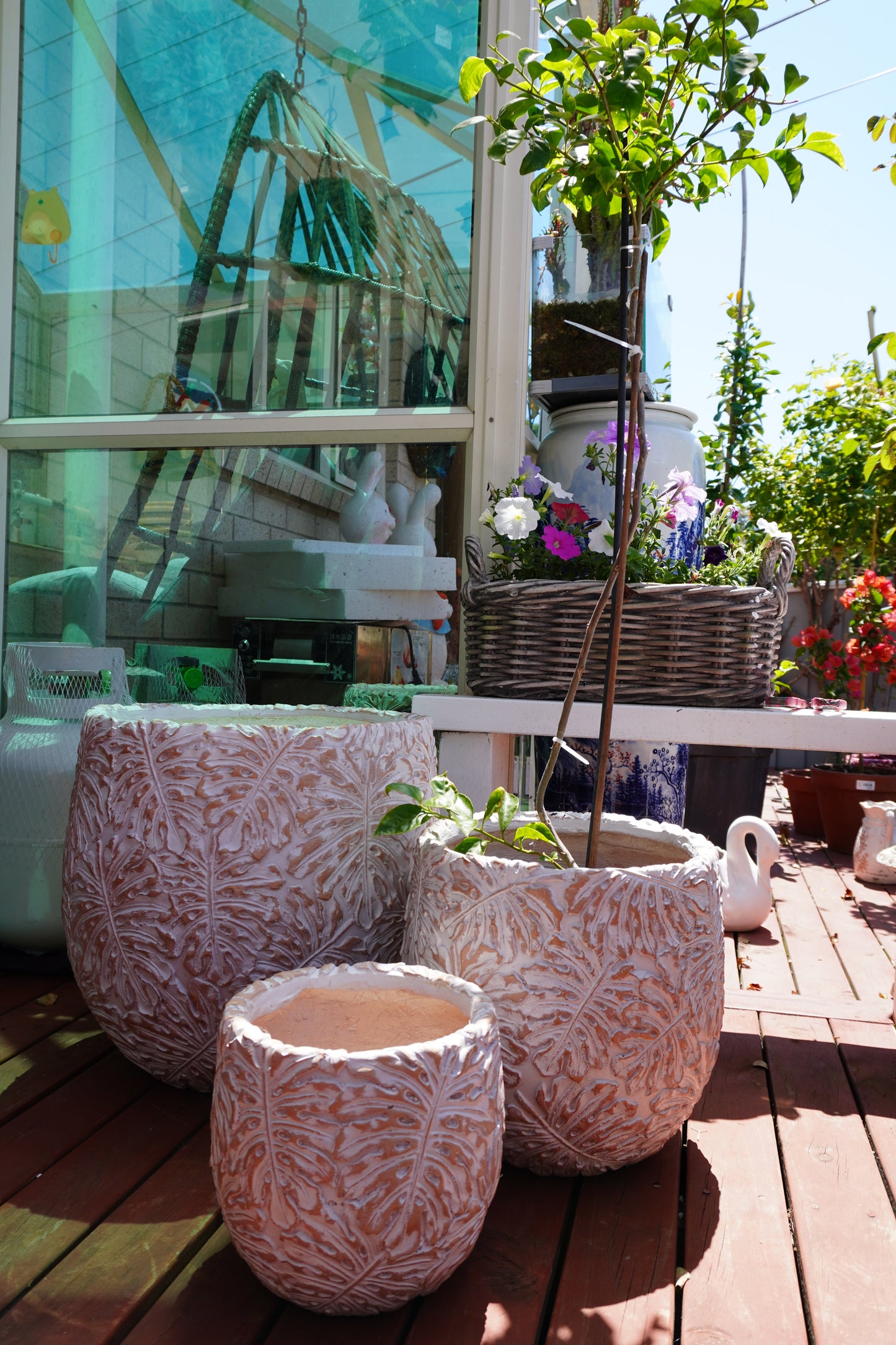 Monstera Leaf Embossed Planter