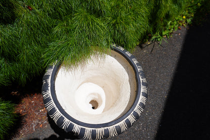 Black Regal Medici Urn