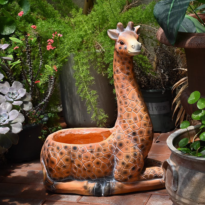 giraffe garden planter